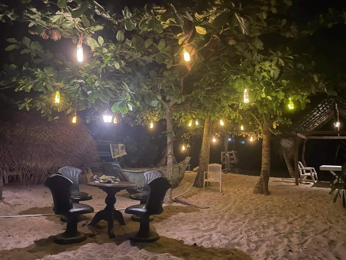 Simple Place Мириса Екстериор снимка
