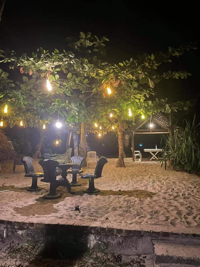 Simple Place Мириса Екстериор снимка