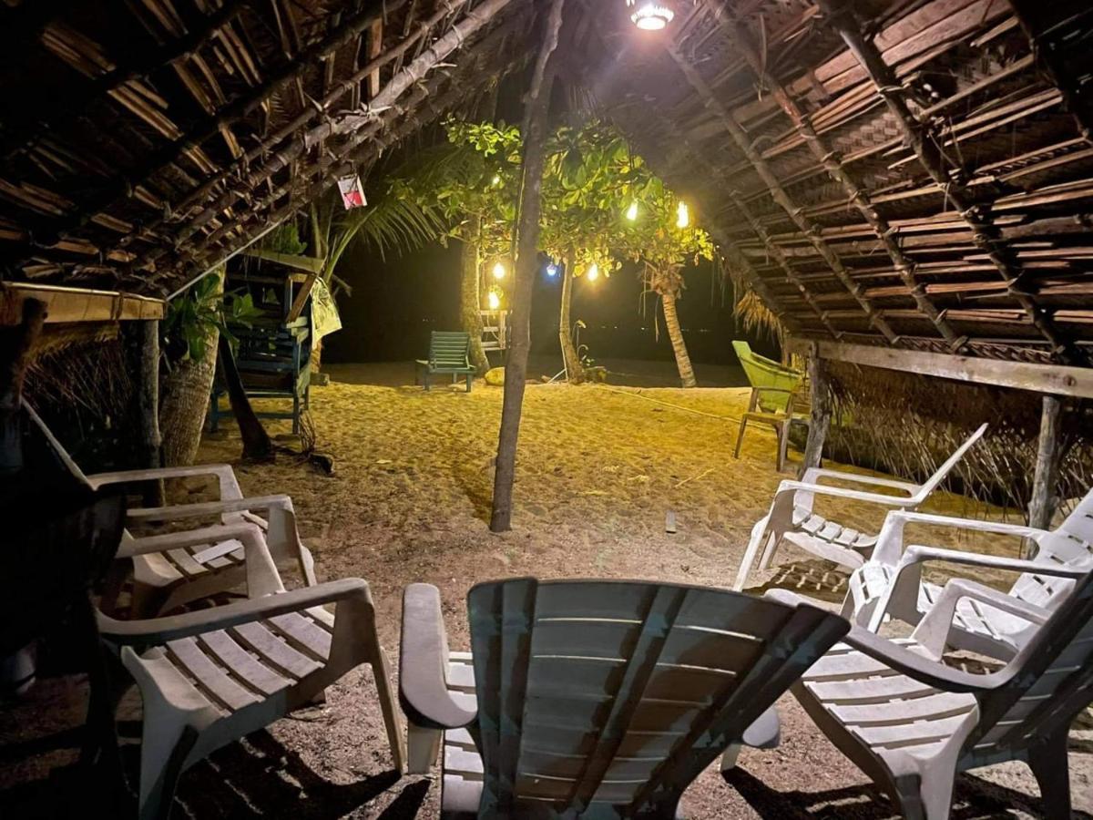 Simple Place Мириса Екстериор снимка