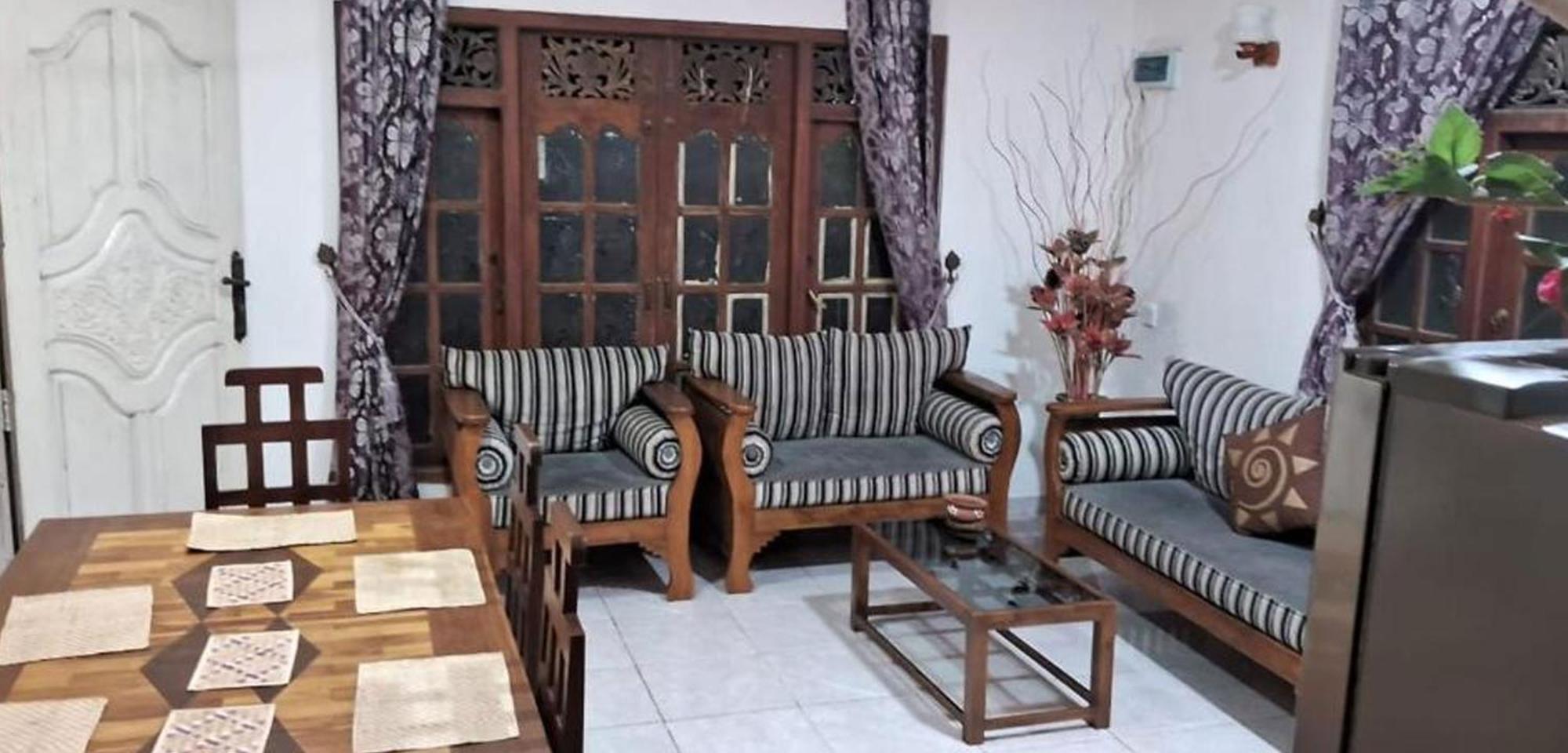 Simple Place Мириса Екстериор снимка